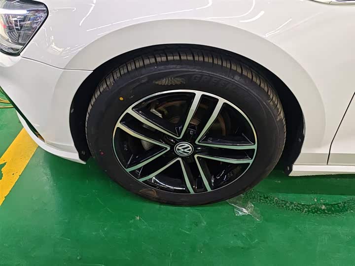 Фото 23 - Volkswagen Lamando L