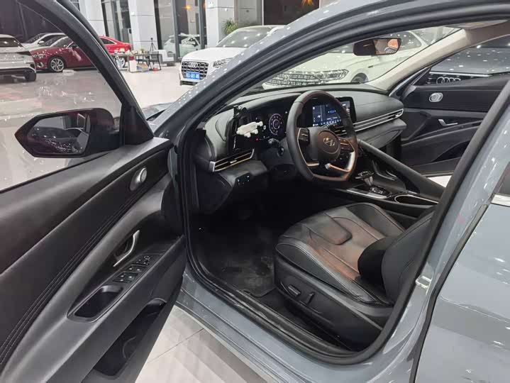 Фото 11 - Hyundai Elantra N line