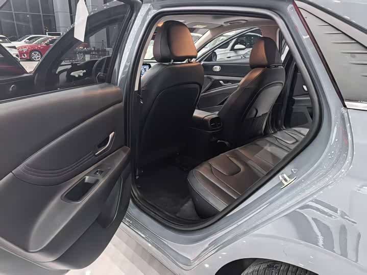 Фото 12 - Hyundai Elantra N line