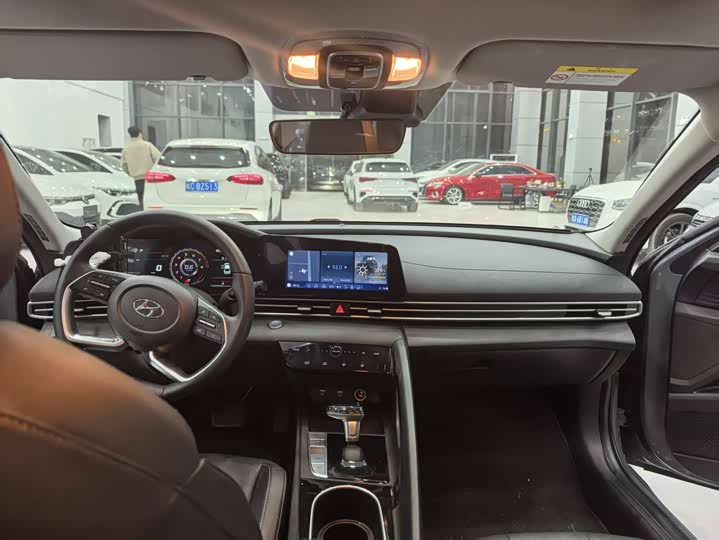 Фото 13 - Hyundai Elantra N line