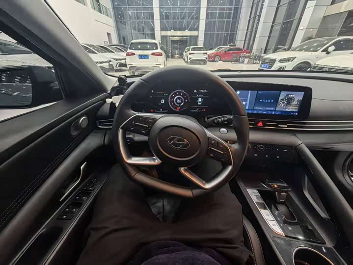 Фото 14 - Hyundai Elantra N line