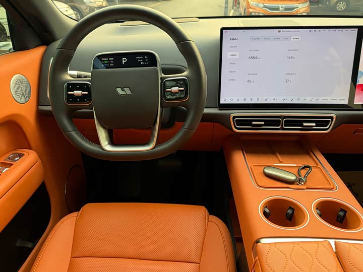 Фото 11 - LiXiang L8