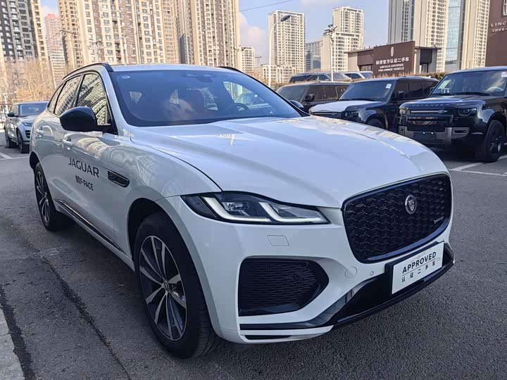 Фото 3 - Jaguar F-Pace