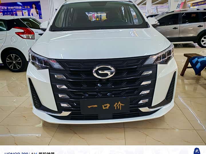 Фото 2 - GAC Trumpchi M6