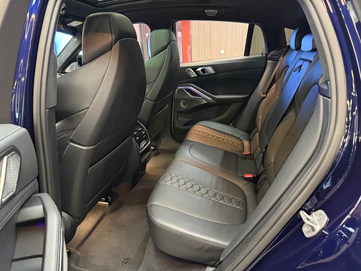 Фото 11 - BMW X6 M