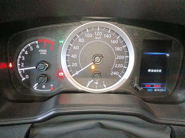 Фото 12 - Toyota Corolla