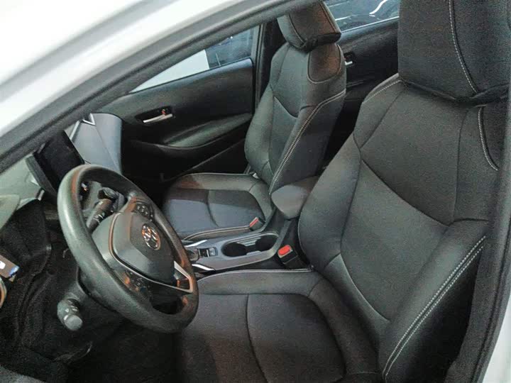 Фото 15 - Toyota Corolla