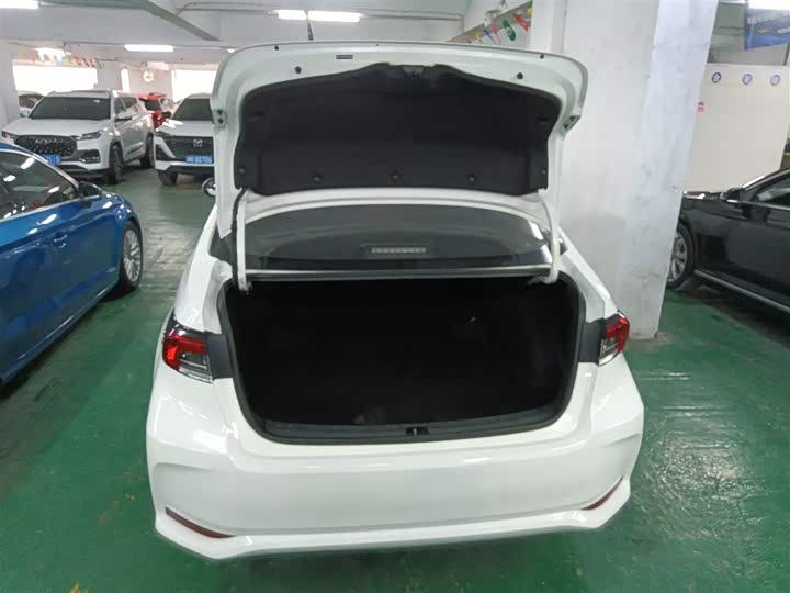 Фото 19 - Toyota Corolla