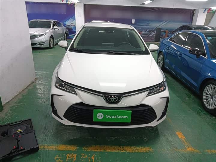 Фото 3 - Toyota Corolla