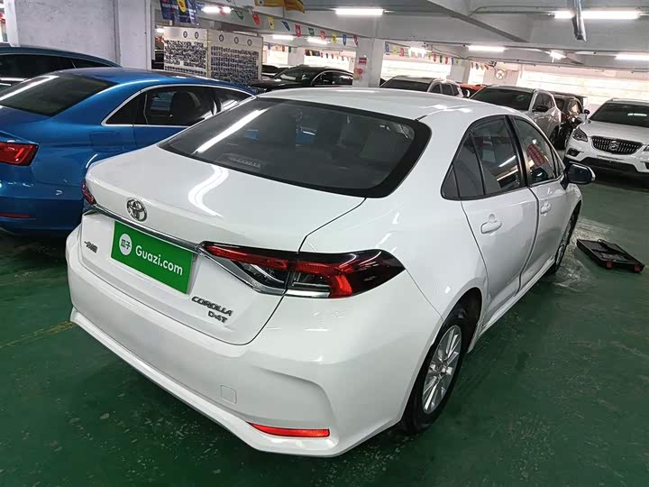 Фото 7 - Toyota Corolla