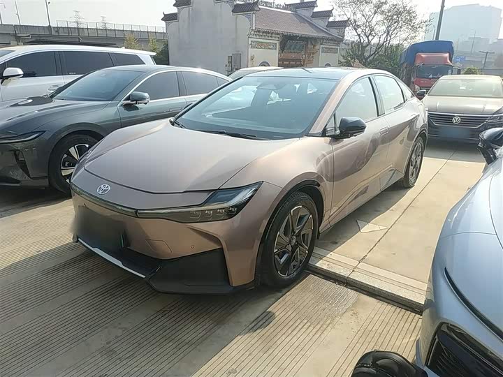 Фото 2 - Toyota bZ3