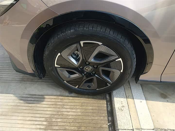 Фото 23 - Toyota bZ3