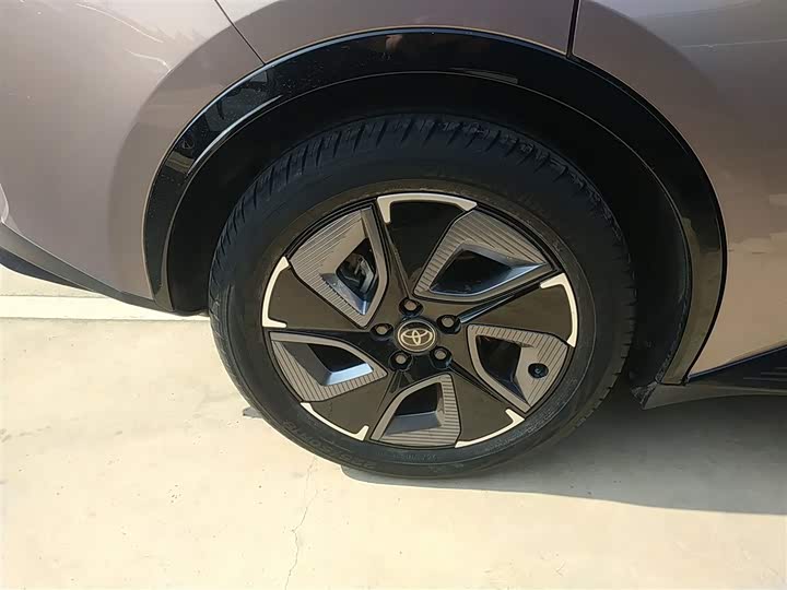 Фото 26 - Toyota bZ3