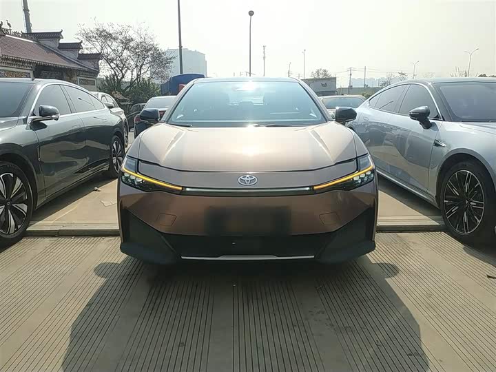 Фото 3 - Toyota bZ3