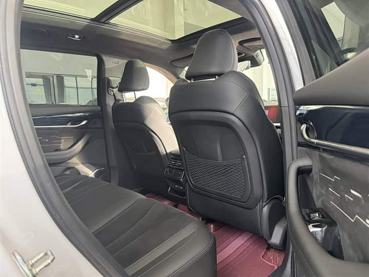 Фото 2 - Geely Monjaro