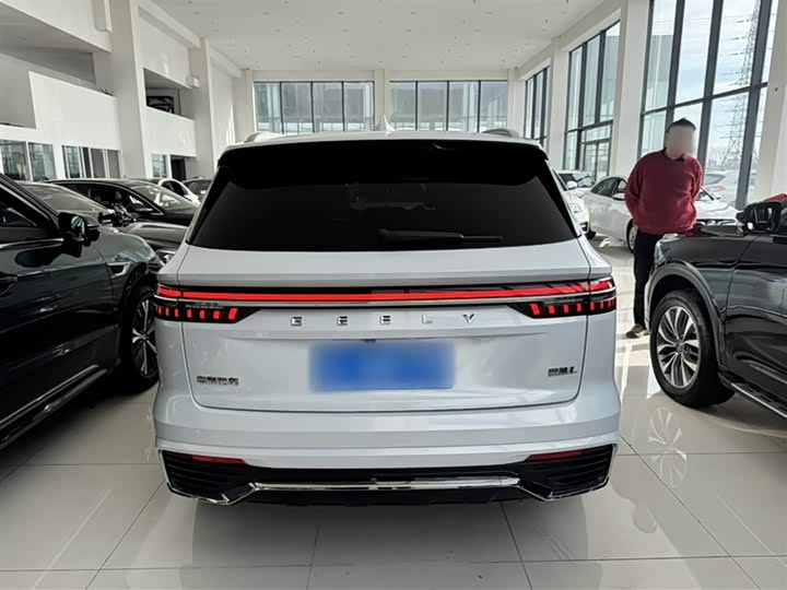 Фото 8 - Geely Monjaro