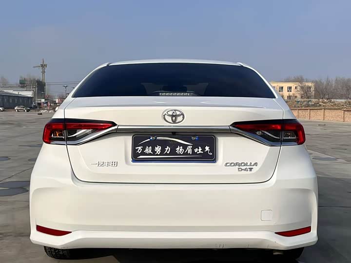 Фото 8 - Toyota Corolla