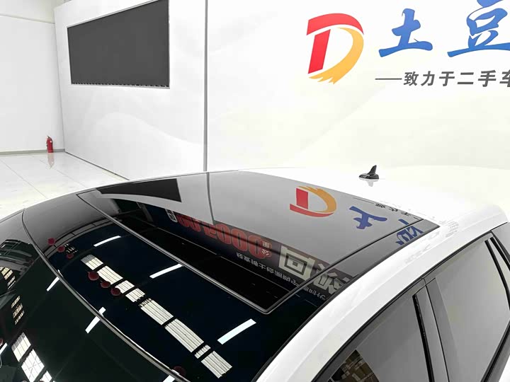 Фото 11 - Audi Q2L