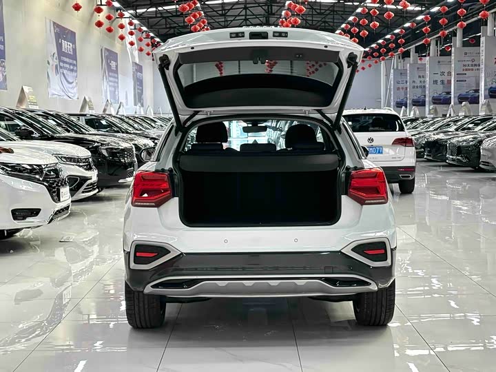 Фото 16 - Audi Q2L