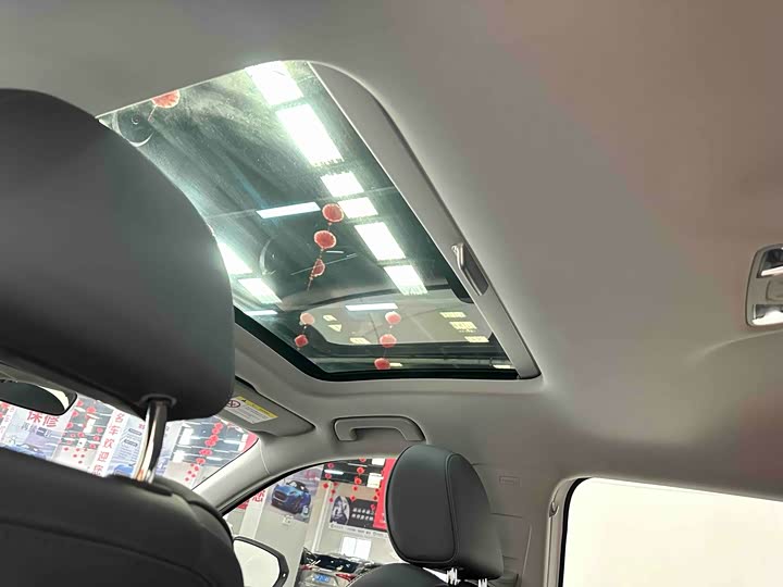 Фото 9 - Audi Q2L