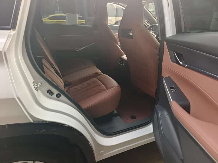 Фото 12 - Changan CS75 Plus