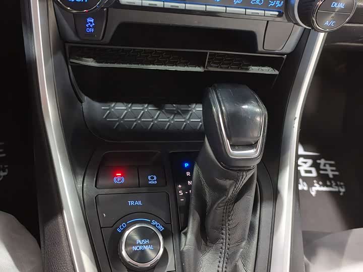 Фото 13 - Toyota Wildlander