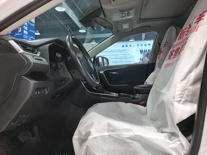 Фото 4 - Toyota Wildlander