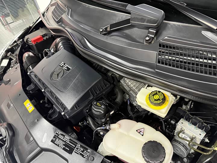 Фото 23 - Mercedes-Benz V-Class