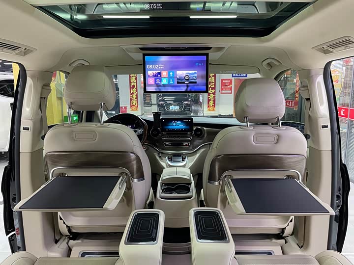 Фото 9 - Mercedes-Benz V-Class