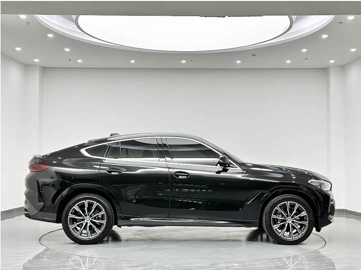 Фото 12 - BMW X6