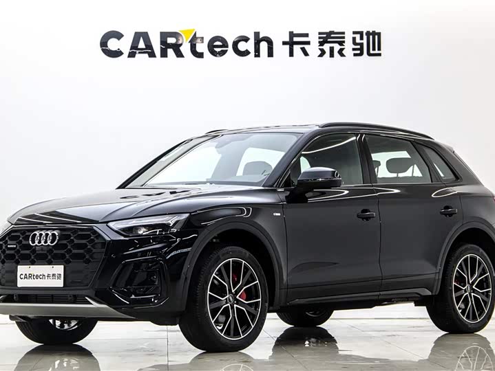 Фото 1 - Audi Q5L