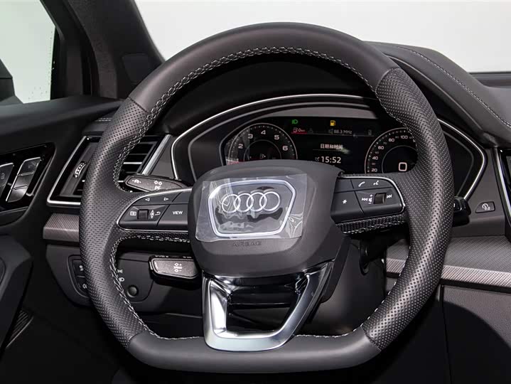 Фото 14 - Audi Q5L