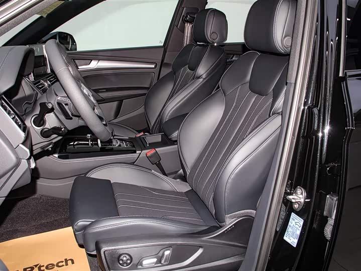 Фото 17 - Audi Q5L