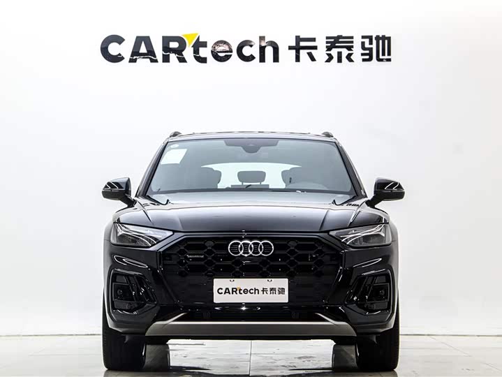 Фото 2 - Audi Q5L