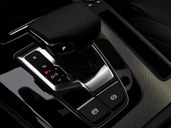 Фото 20 - Audi Q5L