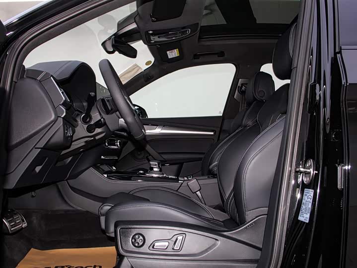 Фото 23 - Audi Q5L