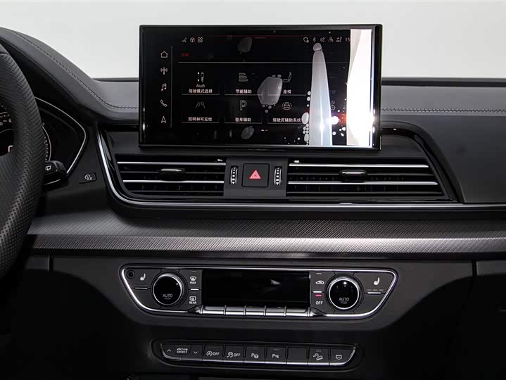 Фото 26 - Audi Q5L