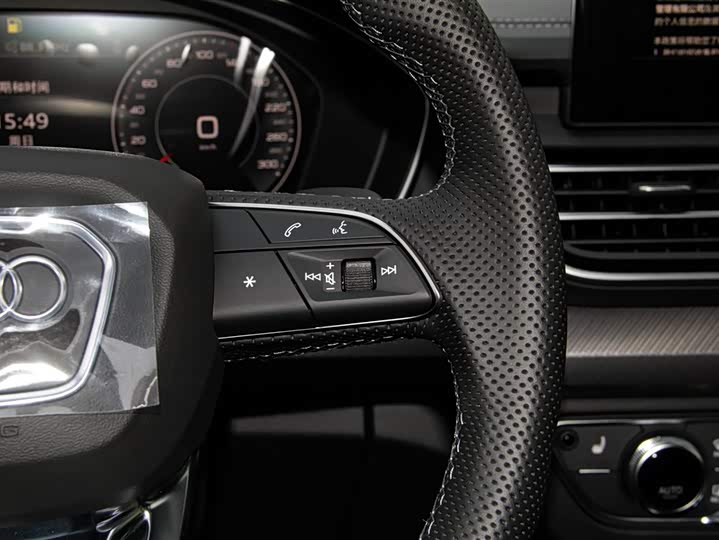 Фото 28 - Audi Q5L