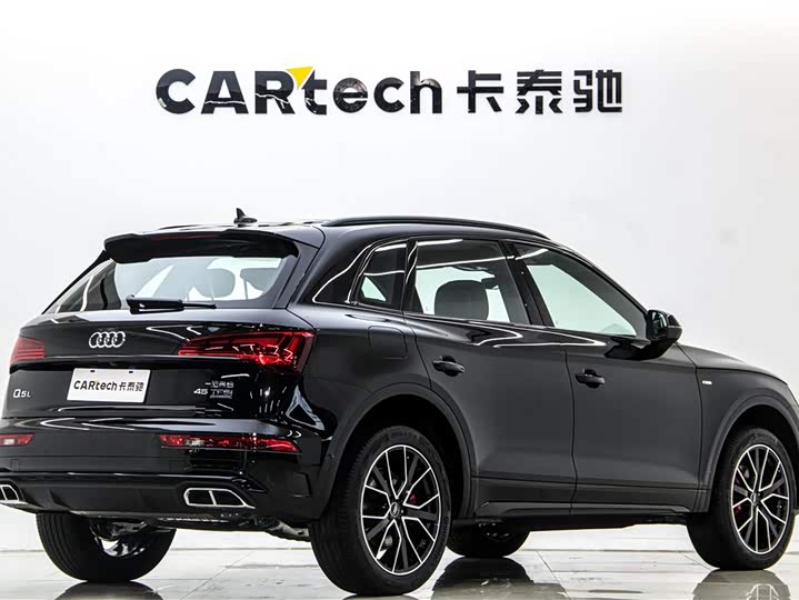 Фото 4 - Audi Q5L