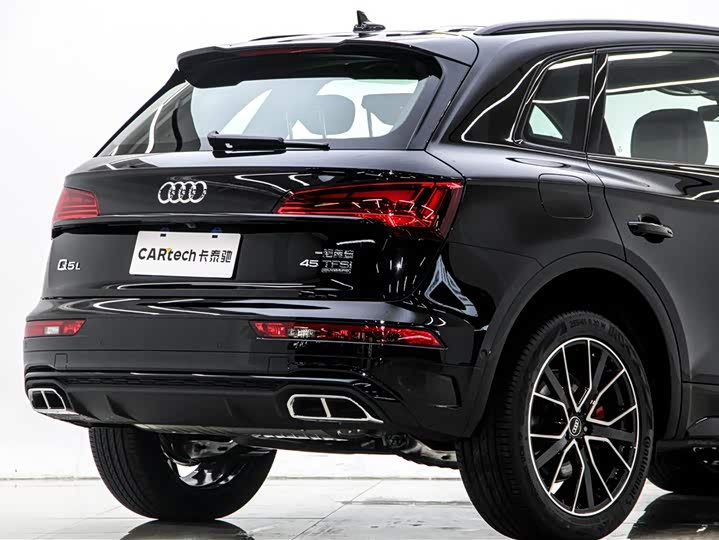 Фото 8 - Audi Q5L