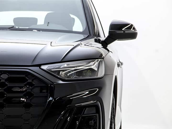 Фото 9 - Audi Q5L