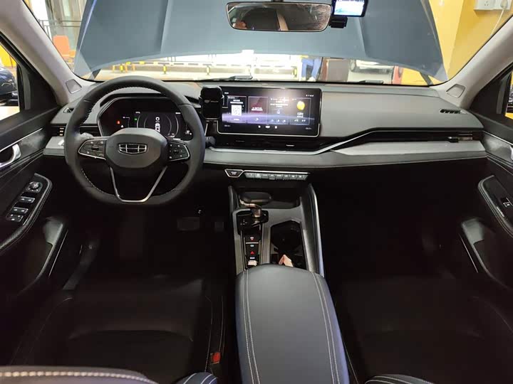 Фото 10 - Geely Preface