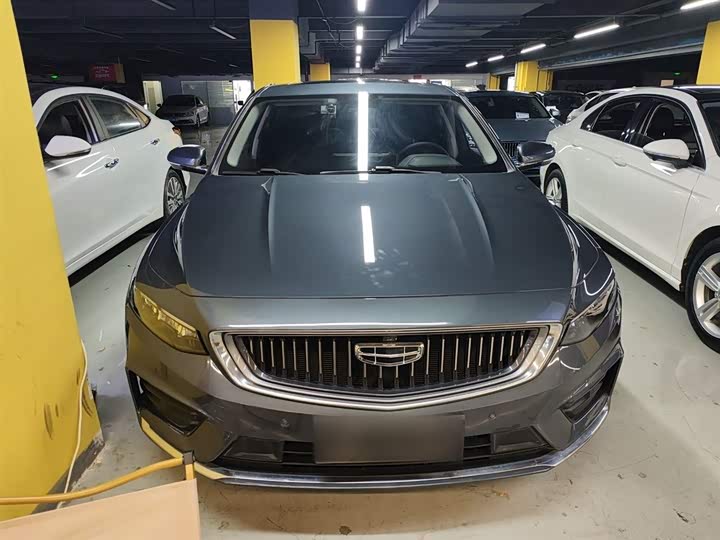 Фото 3 - Geely Preface