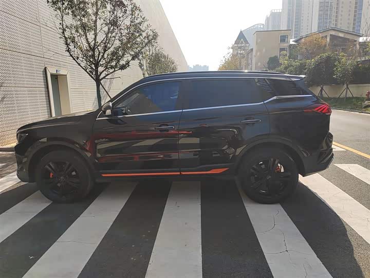 Фото 5 - Geely Atlas