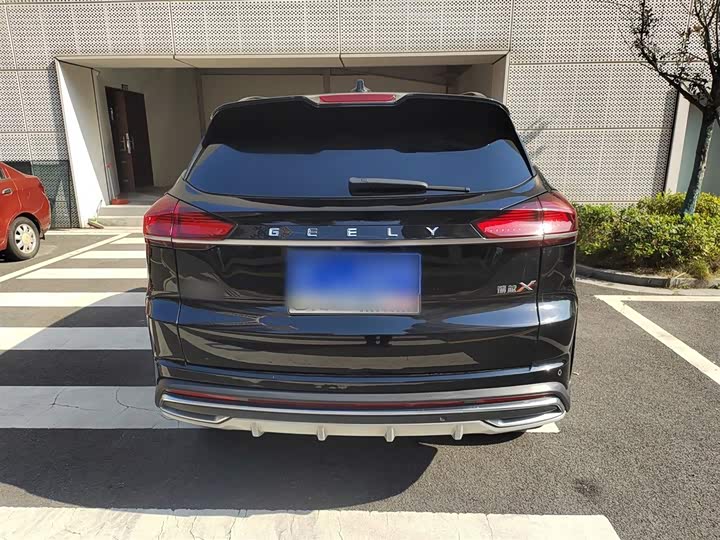 Фото 6 - Geely Atlas