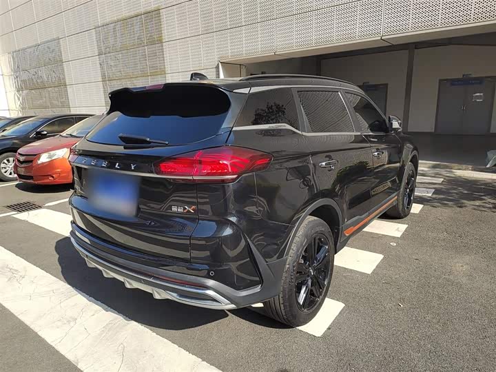 Фото 7 - Geely Atlas