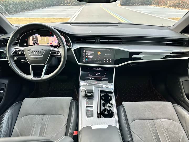 Фото 13 - Audi A6L