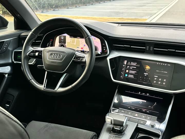 Фото 14 - Audi A6L
