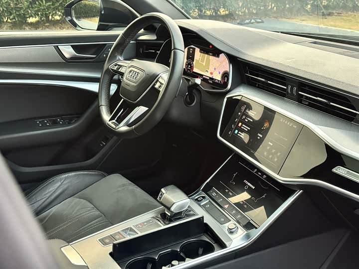 Фото 16 - Audi A6L