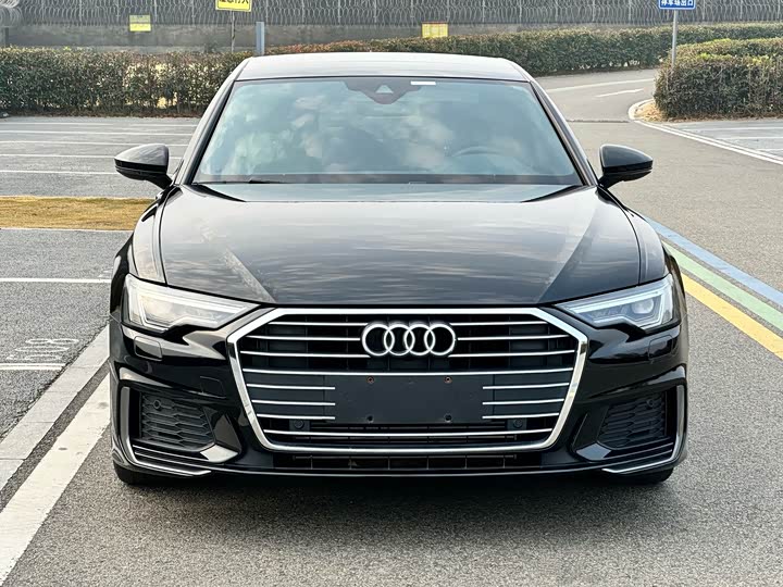 Фото 2 - Audi A6L